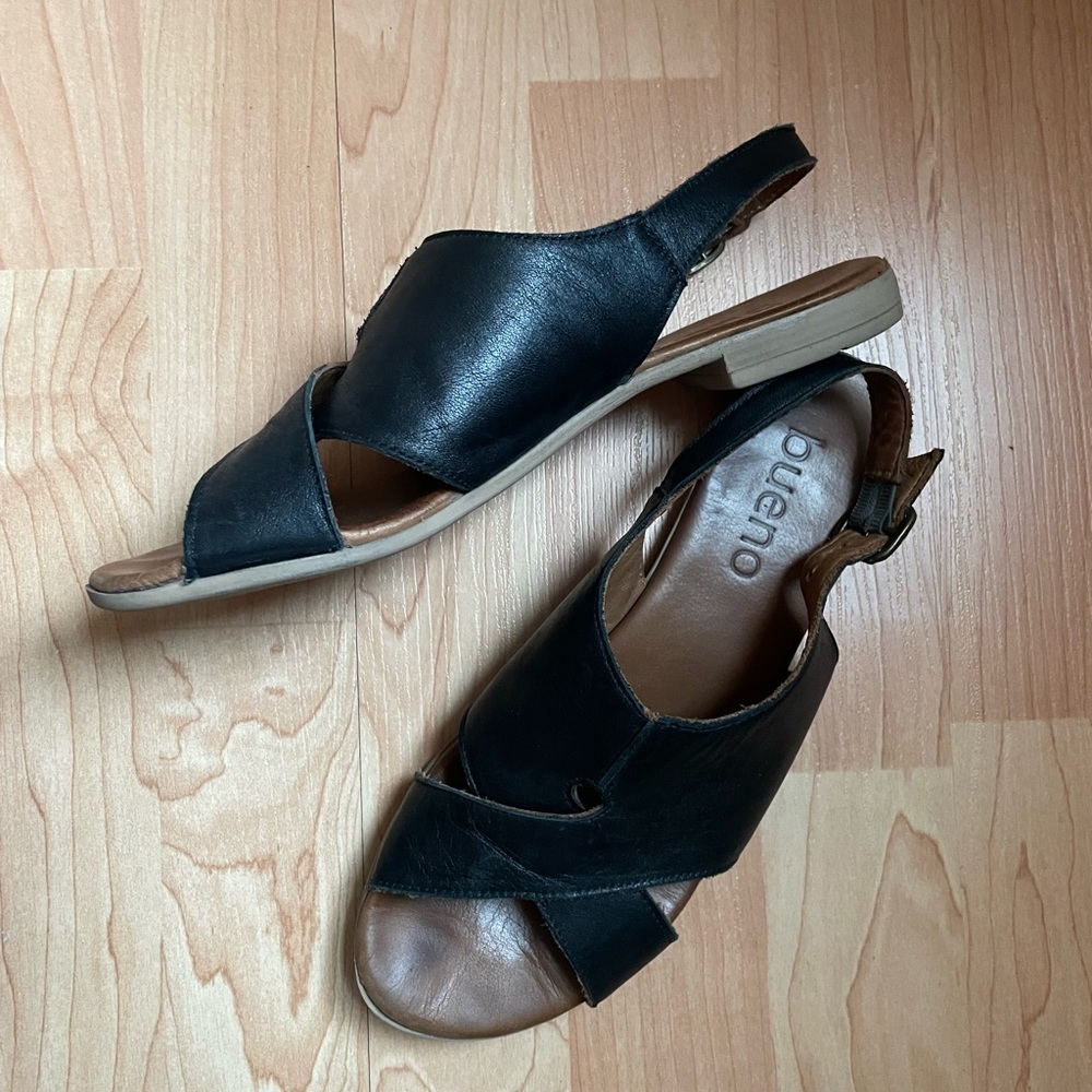 Leather sandals